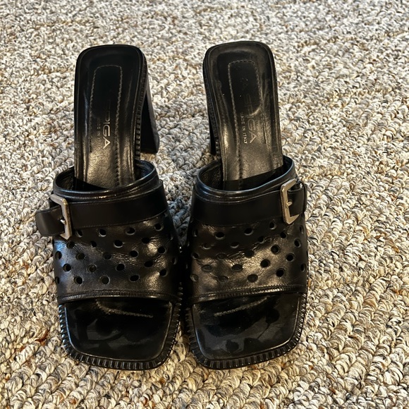 Black High Heels - Picture 1 of 2